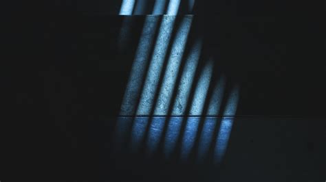 Download Wallpaper 2048x1152 Shadow Light Lines Dark Minimalism