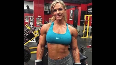 jamie pinder ffb pro female bodybuilder posing and flexing women muscle youtube