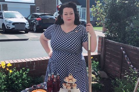 Woman Who Quit Work To Become A 1950s Housewife Hits Back At Critics Who Dub Her Anti Feminist