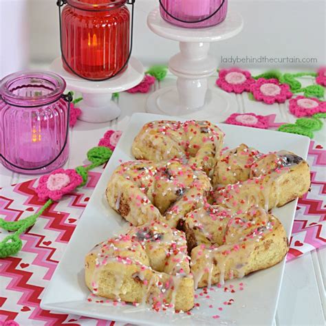 sweetheart cinnamon rolls easy valentine s day party dessert