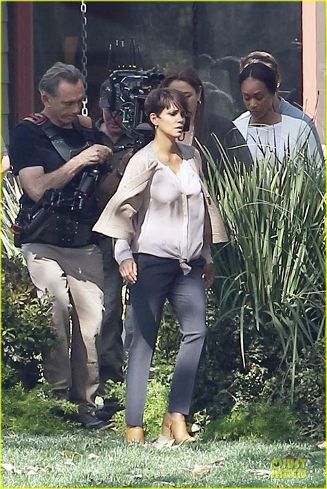 Photo Halle Berry Spends Valentines Day Filming Extant With Goran