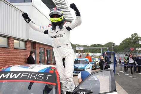 Btcc Oulton Park Jelley Wins After Massive First Lap