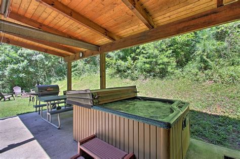Little Creek Sevierville Cabin W Hot Tub Has Wi Fi And Air