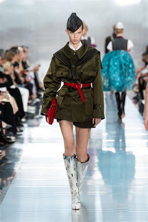 Dame commanded attention and we can't wait to see what he does next. MAISON MARGIELA SPRING SUMMER 2020 COLLECTION | The Skinny ...