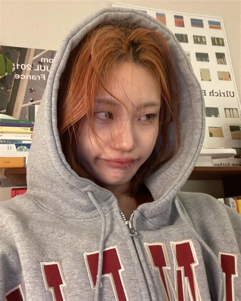 tangerineshower on instagram korean girl asian girl asian woman selfie poses selfies cool
