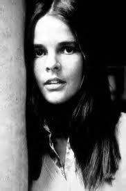 Ali Macgraw Net Worth Therichest