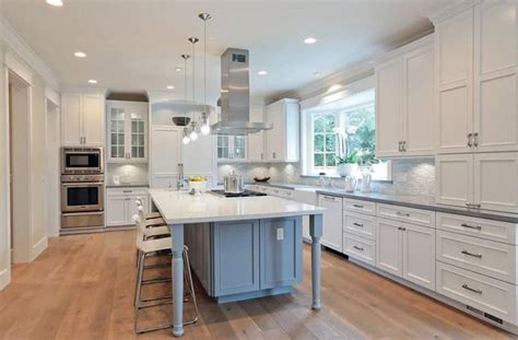 Whether you're decking out a traditional kitchen or designing a sleek contemporary. Oak Hardwood Flooring (Popular Types & Design Options ...