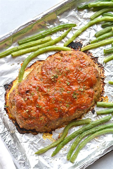 Tips for perfectly moist meatloaf. Healthy Turkey Meatloaf {Low Carb, GF, Low Calorie} - Skinny Fitalicious®