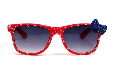Sunglasses With Bow And Stars I Think The Girls Might Need These