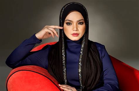 Dato' sri siti nurhaliza executive producer : Stay Tuned, Guys! Siti Nurhaliza Is Set To Release Her New ...