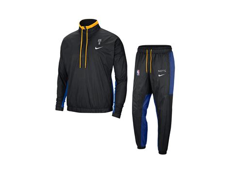 È leggera e rifinita da cima a fondo, con una comoda fodera in mesh e un fit rilassato: Brooklyn Nets Nike City Edition Courtside Tracksuit - Brooklyn Nets City Edition 20 Courtside ...