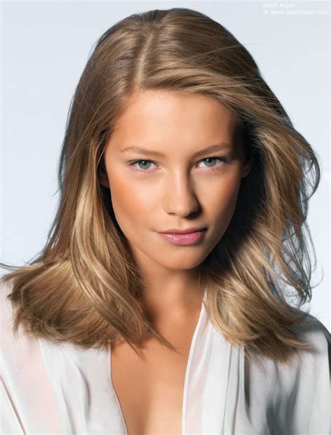 The Perfect Medium Length Haircut Natural Blonde Hair Color And Nude