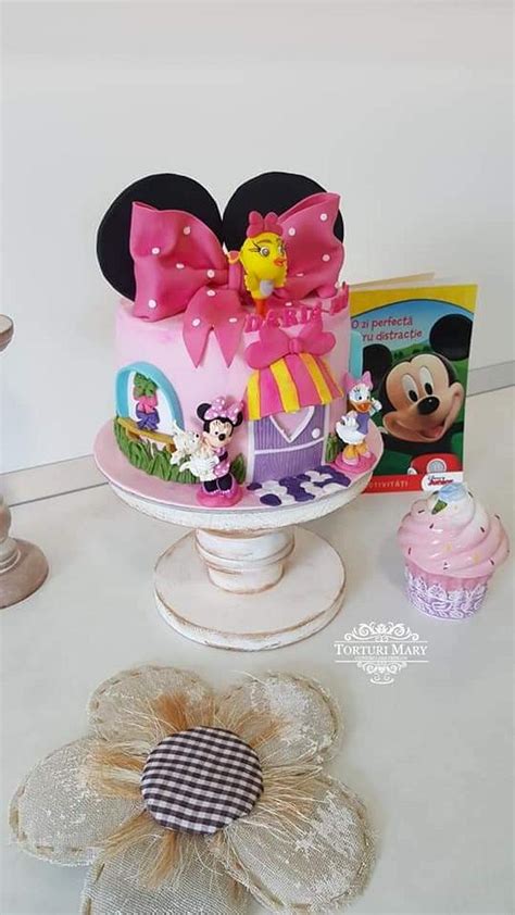 Minnie And Daisy Bowtique Decorated Cake By Torturi Cakesdecor