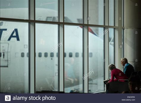 Delta Plane Gate Hi Res Stock Photography And Images Alamy