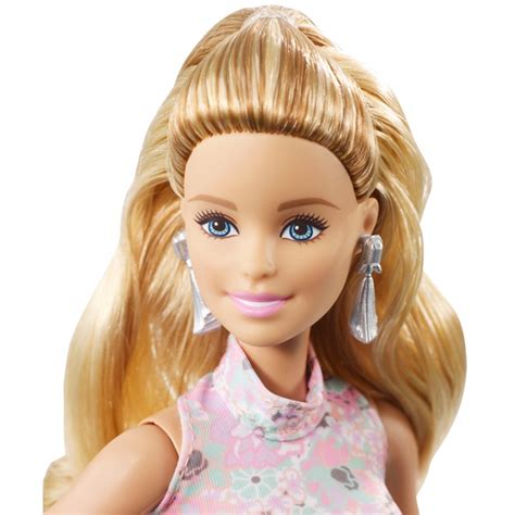 Barbie Doll And Fashions Barbie