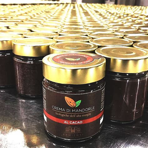Ideale per farcire toast o dessert e per accompagnare la. Crema di Mandorle Biologiche & Cacao - Acquista Online su ...