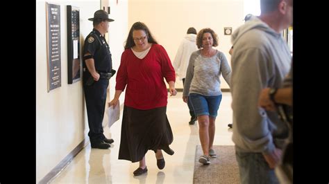 Kim Davis The Clerk Jailed Over Marriage Licenses Loses Re Election