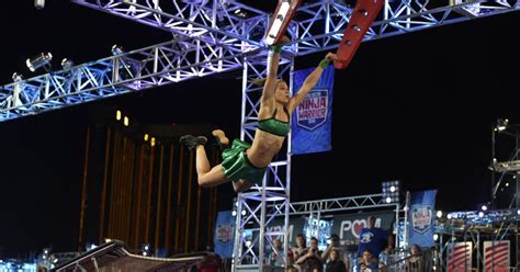 Jessie Graff First Woman To Finish Stage One Of The American Ninja