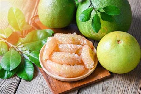 Potential Benefits Of Pomelo Fruit And Full Nutrition Facts