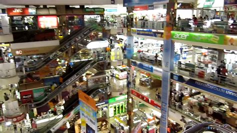 Imbi is een van de grootste en oudste it/pc shopping malls in de stad kuala lumpur. Pantip Plaza (IT Shopping Mall) in Bangkok - YouTube