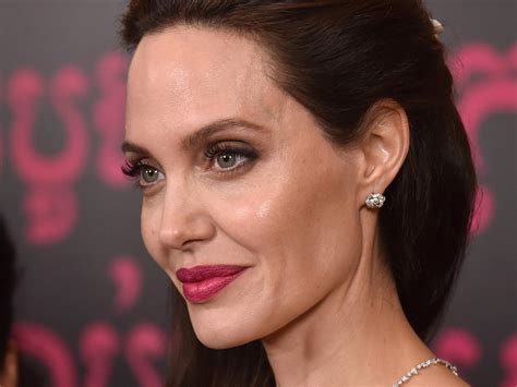Angelina Jolie Se întoarce Pe Marile Ecrane După 4 Ani Video Virgin Radio Romania