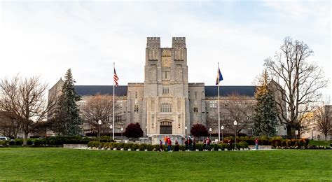 Burruss Hall Burruss Hall Is The Administration Building O Flickr