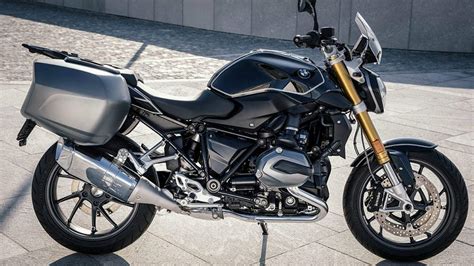 This includes solutions for more comfort and better ergonomics as well as navigation. BMW R 1200R LC Black Edition