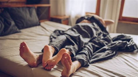 Prefer Morning Sex To Nighttime Sex Science Could Explain Why
