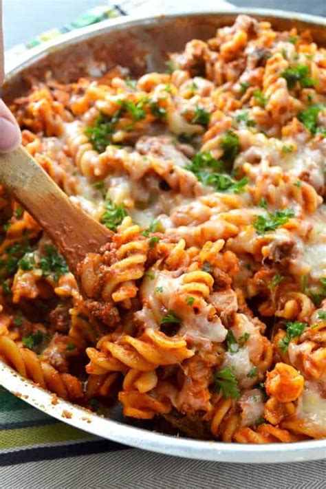 Here are 30 simple ground beef recipes that make great dinner ideas for busy weeknights! Diabetic Dinner Made With Ground Beef Recipe : Cheesy Ground Beef Pasta Skillet Recipe | Yummly ...