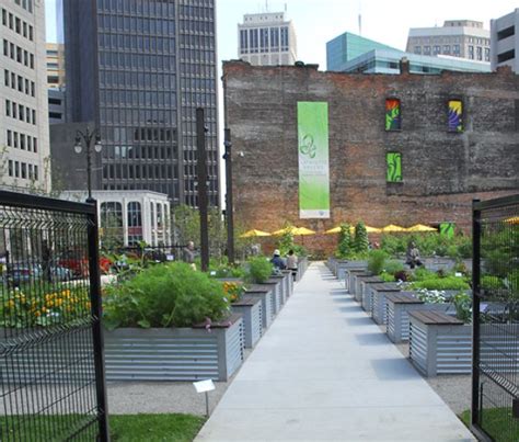 Lafayette Greens Detroit By Kenneth Weikal Landscape Architecture