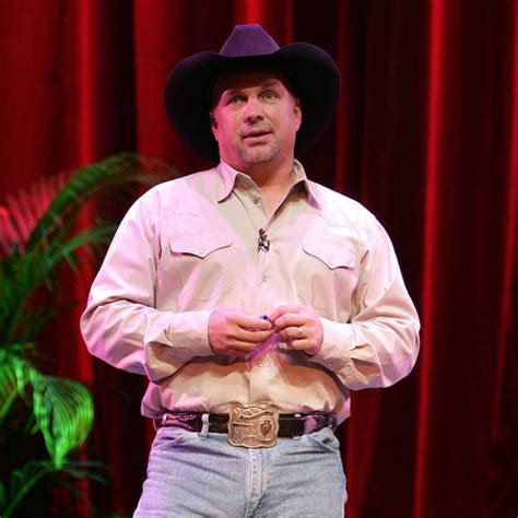 Garth Brooks Musicians Must Stand United Against Spotify And Youtube