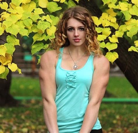 video meet julia vins the cute russian bodybuilder who proved sexy and strong can coexist