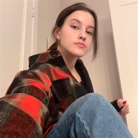 Liza Soboleva в Instagram What About Red