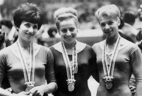 Vera Caslavska Gymnast Who Faced Off With Soviets Dies At 74 The