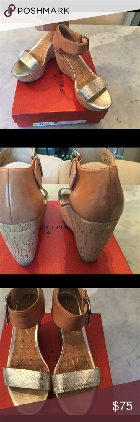 Lisa donald pliner ishi fish bark slide mule high heel open toe shoes 6,5 us nwb. Donald Pliner wedge. | Donald pliner, Wedges, Cork heels