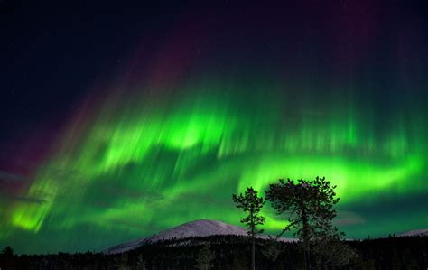 Attention Skygazers Solar Storm To Unleash Northern Lights Across 17