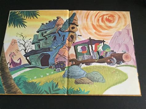 Hanna Barbera The Flintstones Meet The Gruesomes Big Golden Book