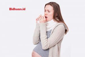 Untuk meredakan batuk dan sakit tenggorokan, berkumurlah dengan air hangat yang dicampur sedikit garam. 6 Merk Obat Batuk Untuk Ibu Hamil Dan Menyusui - Berbagi ...