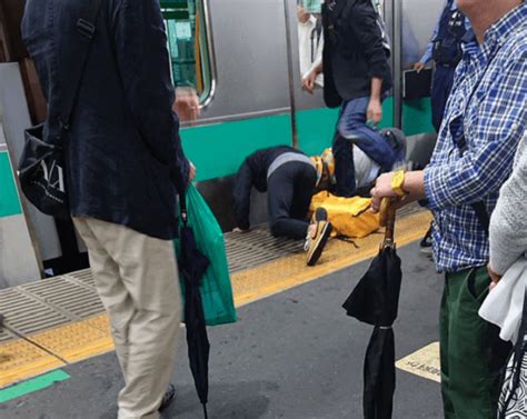 新松戸駅で線路内転落事故 ホームの隙間に落ち救助活動 常磐線が遅延 ニュース速報japan