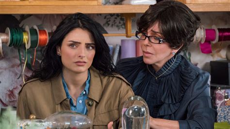 El anunciante prefiere no mostrar la dirección exacta, pero más o menos por aquí. Netflix's 'La Casa de Las Flores' Is An Experimental ...