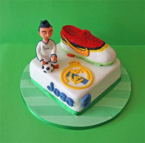 Real Madrid And Cr7 Cake Cake By Caketown Cakesdecor