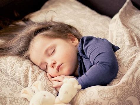 Mantener Una Rutina Para Dormir O Ver La Tele En Los Niños Pequeños Les