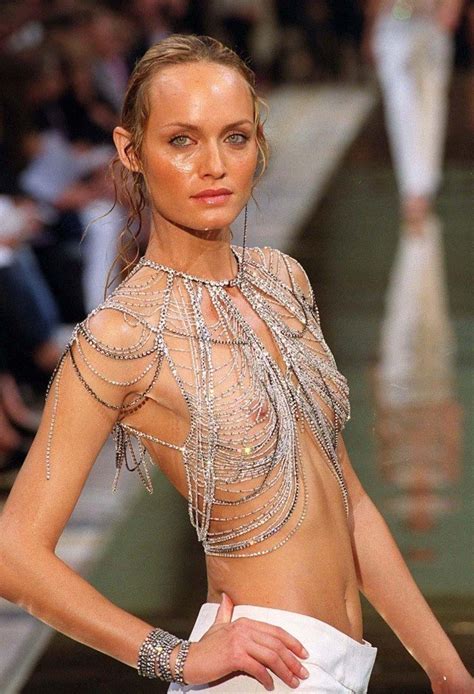 Amber Valletta Nude And Sexy 17 Photos  Thefappening