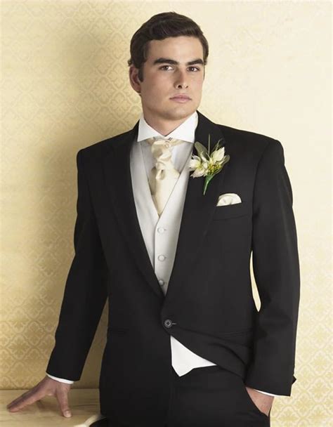 Top Quality Black Men Suits 3 Pieces Wedding Suits For Men Tuxedos