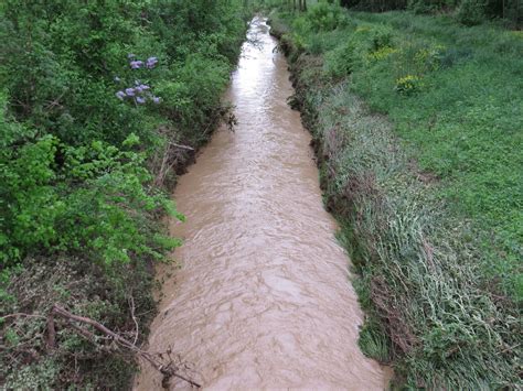 Massives hochwasser der reuss nach extrem niederschlägen bei der teufelsbrücke in andermatt abfluss ca. Mein Fluss: Hochwasser: Auch die Schmida "steigt" - Korneuburg