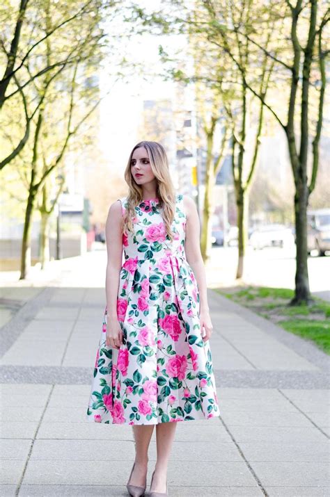 Traditionally, long gloves are also worn for white tie. Wedding Guest Outfit Ideas