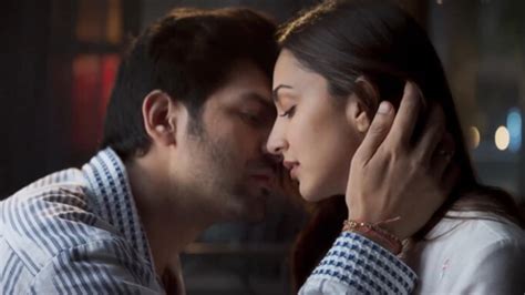Satyaprem Ki Katha Teaser Kartik Aaryan Kiara Advani Share A Kiss Watch Bollywood