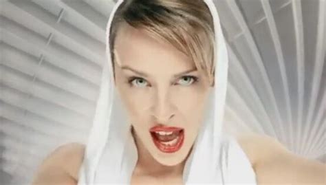 Kylie Minogue - Can't Get You Out Of My Head | İzlesene.com