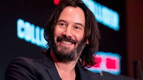 Keanu Reeves Has A Moment Of Pda At Moca Gala 2023 With Girlfriend As Usa