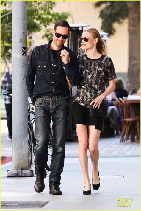 Kate Bosworth And Michael Polish Hold Hands As Newlyweds Photo 2959332 Kate Bosworth Michael